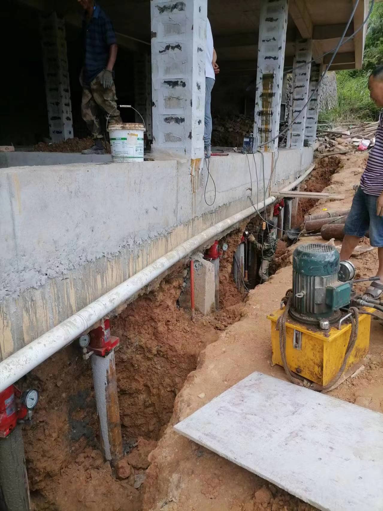 南寧歪樓扶正房屋糾偏加固施工