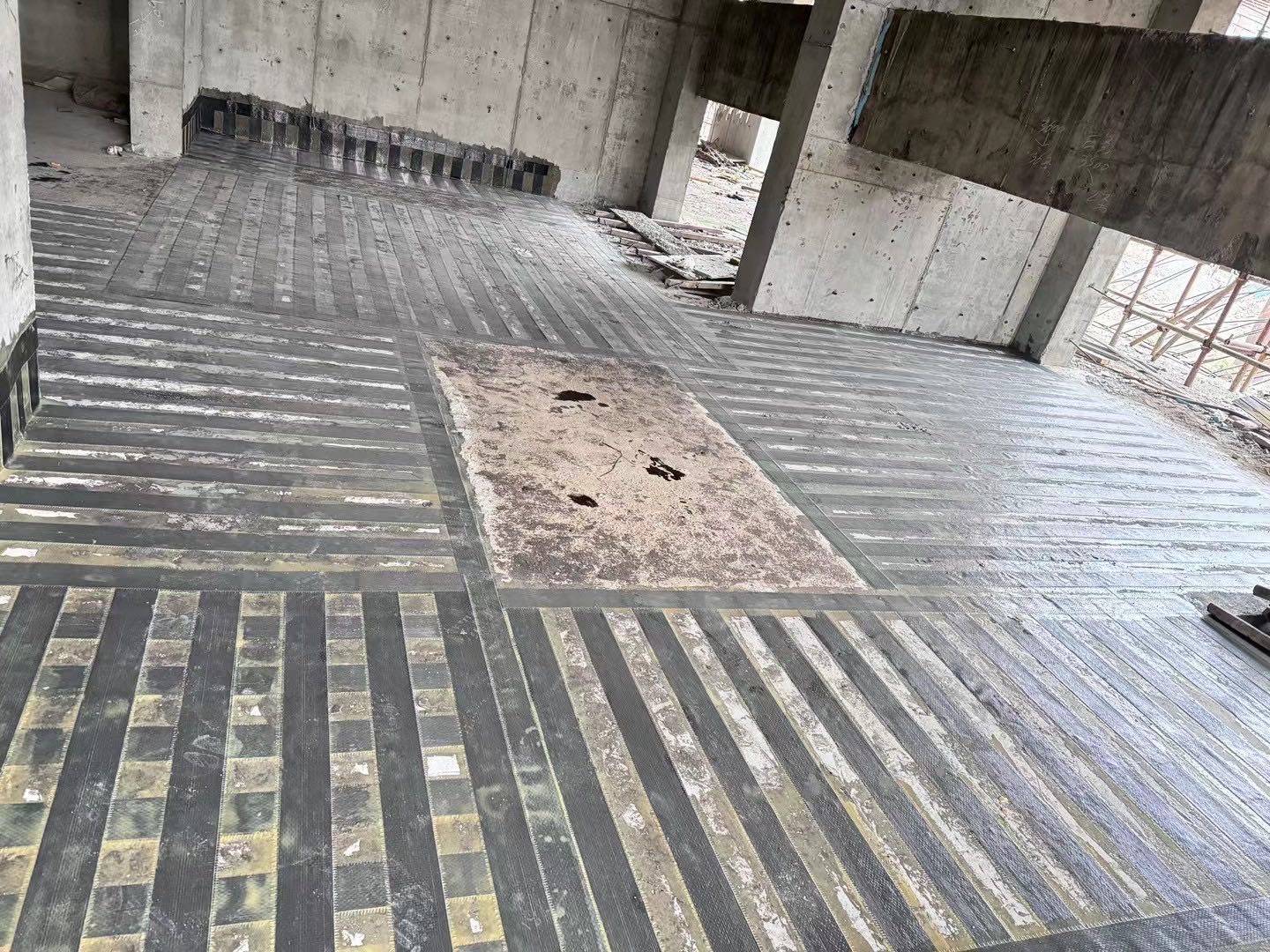 南寧樓板承重加大碳纖維布加固
