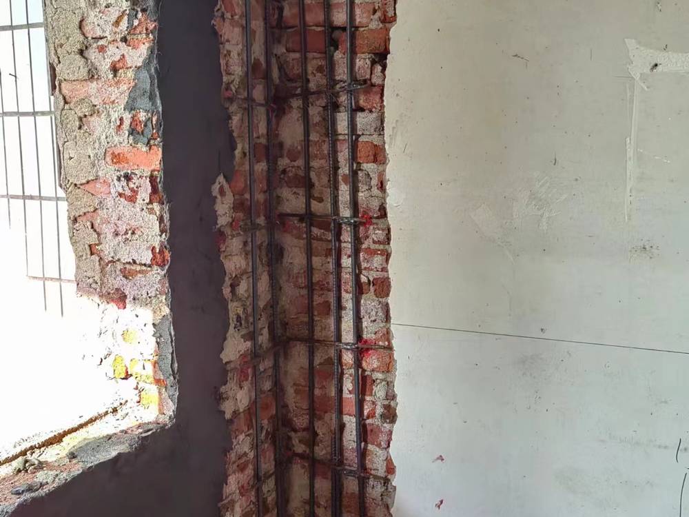 南寧某水處理單位新建屋面承重墻加固